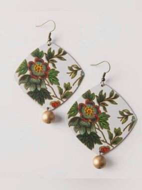 Plunder Metal Floral Botanical Earrings with Flowers and Golden Accent Beads New